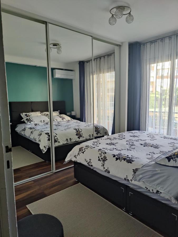 Charming Ac 2-Bedroom Apartment Antibes City Center Family, Couples Friendly Bagian luar foto