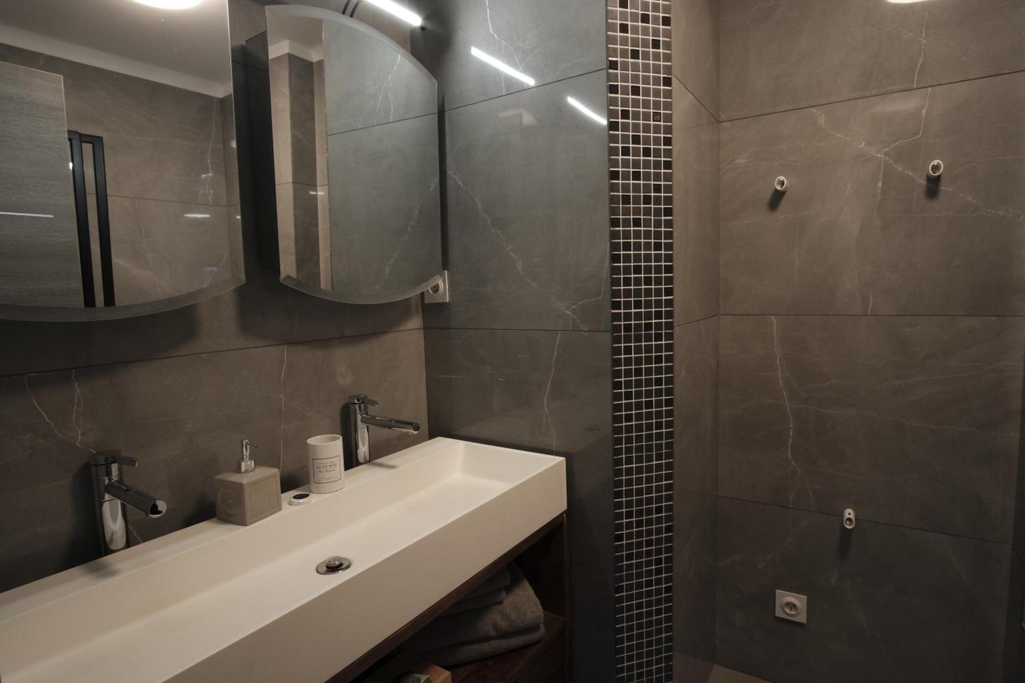 Charming Ac 2-Bedroom Apartment Antibes City Center Family, Couples Friendly Bagian luar foto